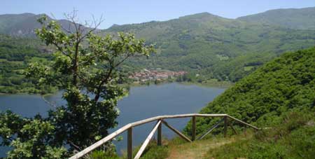 Vista del Pantano de Tanes